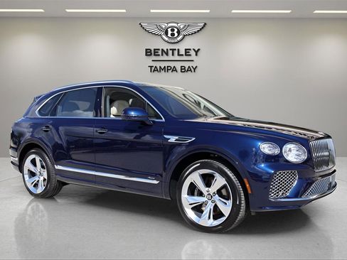 New 2025 Bentley Bentayga Azure V8 image 3