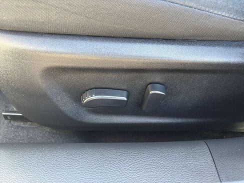 Used 2025 Nissan Altima 2.5 SV FWD image 21