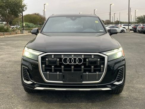 Used 2025 Audi Q7 2.0T Premium w/ Convenience Package image 2