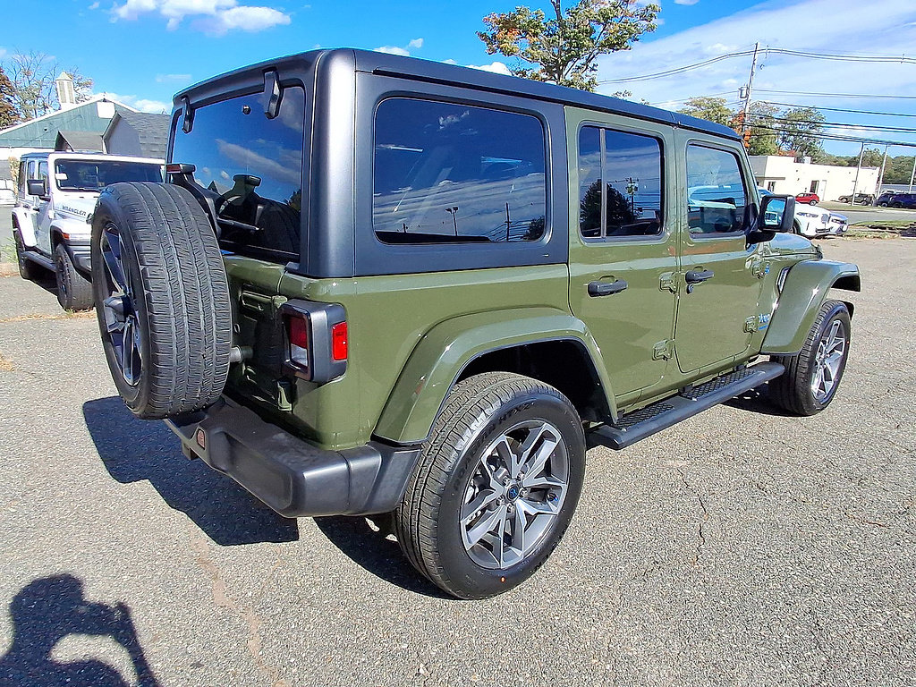 Used 2024 Jeep Wrangler Unlimited w/ Convenience Group AWD/4WD image 31
