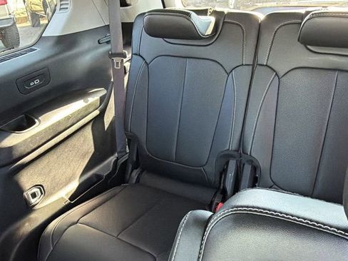 Used 2023 Jeep Grand Cherokee L Limited w/ Luxury Tech Group II image 23