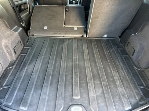 Used 2022 Land Rover Discovery Sport SE image 17