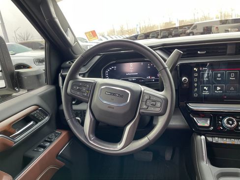 Used 2025 GMC Sierra 2500 Denali Ultimate image 16