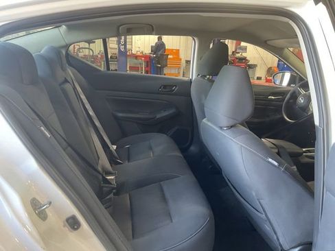 Used 2025 Nissan Altima 2.5 SV image 12