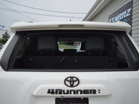 Used 2023 Toyota 4Runner SR5 Premium w/ Moonroof Package RWD image 10