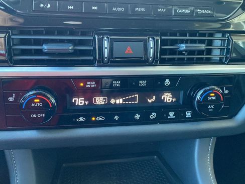 Certified 2025 Nissan Pathfinder SL FWD image 33