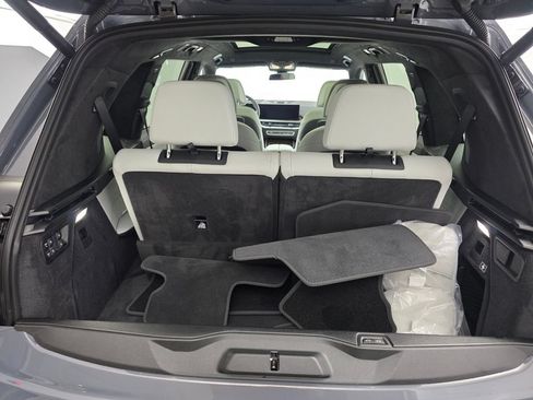 Used 2027 BMW X7 xDrive40i w/ Executive Package AWD/4WD image 18