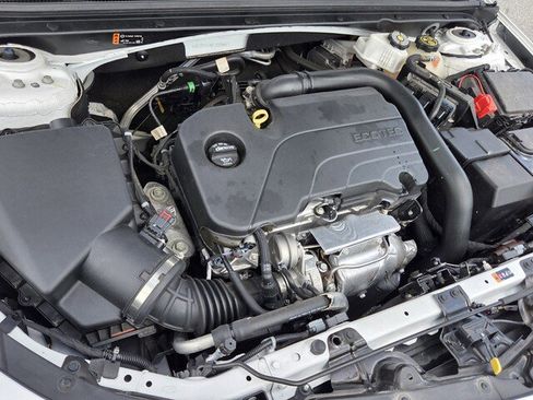 Used 2024 Chevrolet Malibu LT FWD image 21