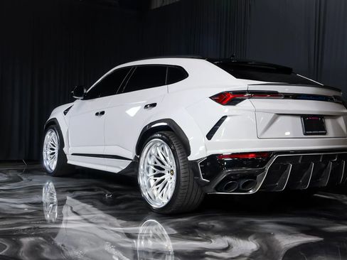 Used 2019 Lamborghini Urus AWD/4WD image 5