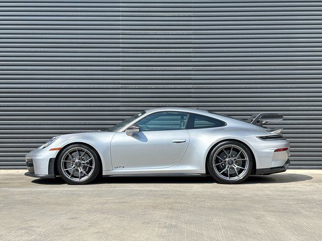 Certified 2026 Porsche 911 GT3 RWD image 2