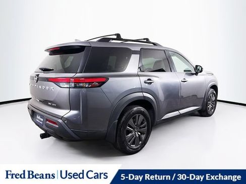 Used 2022 Nissan Pathfinder SV AWD/4WD image 10