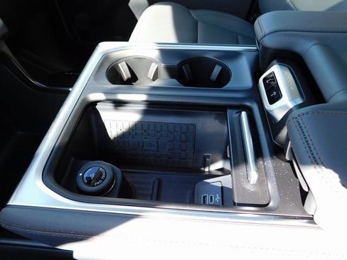 New 2025 Ford Expedition Active image 29