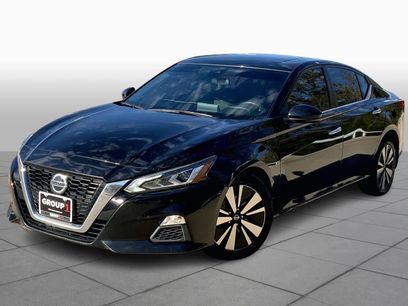 Used 2021 Nissan Altima 2.5 SV w/ SV Premium Package