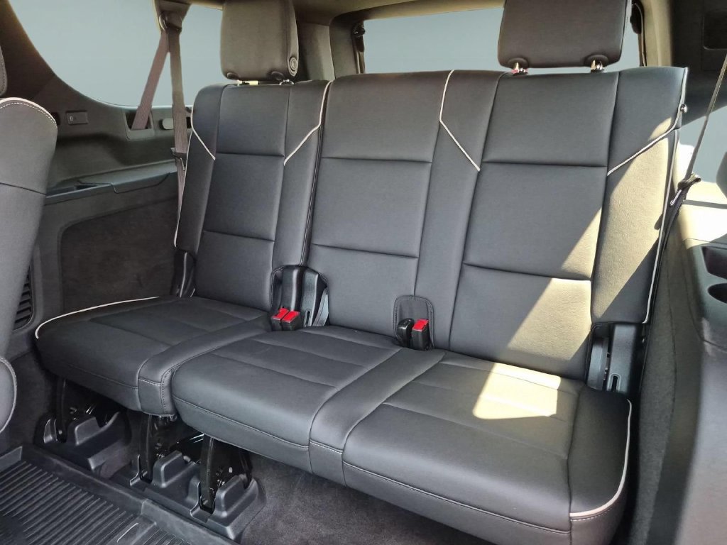 Certified 2025 Cadillac Escalade ESV Sport w/ LPO, Floor Liner Package AWD/4WD image 28
