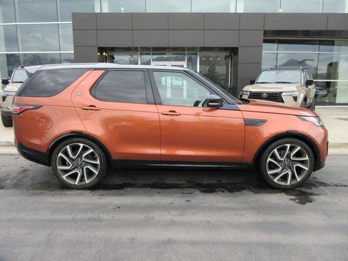 Used 2017 Land Rover Discovery HSE Luxury image 12