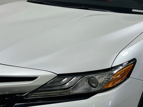 Used 2019 Toyota Camry XSE FWD image 11