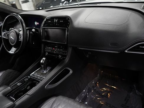Used 2019 Jaguar F-PACE SVR AWD/4WD image 31