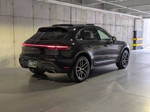 Used 2025 Porsche Macan image 11