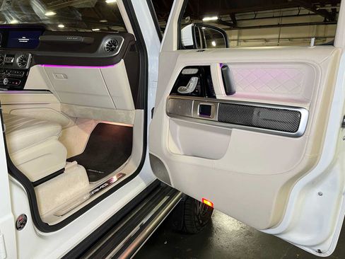 Used 2023 Mercedes-Benz G 63 AMG Squared image 11