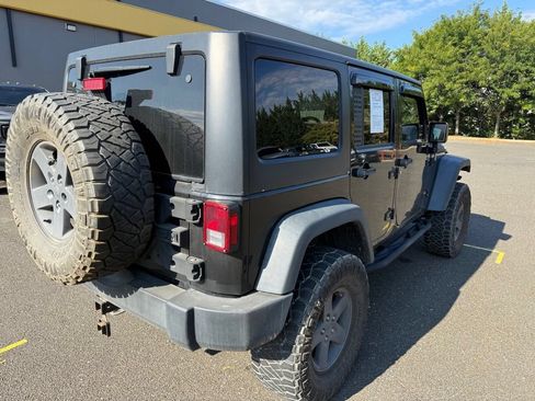 Used 2018 Jeep Wrangler Unlimited Sport S AWD/4WD image 7