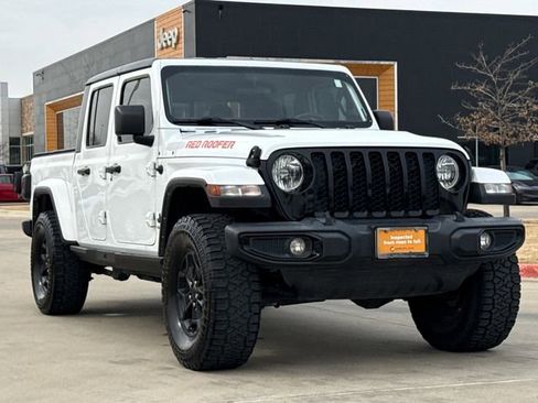 Certified 2021 Jeep Gladiator Willys image 2