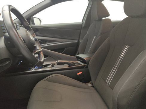 Used 2025 Hyundai Elantra Sport FWD image 17
