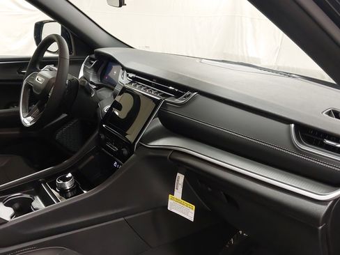 New 2025 Jeep Grand Cherokee Altitude image 29