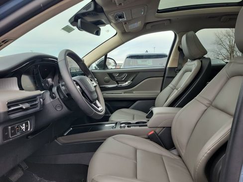 New 2026 Lincoln Corsair Premiere image 16