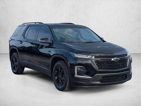 Used 2023 Chevrolet Traverse LT FWD image 3