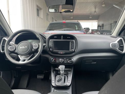Used 2025 Kia Soul LX w/ LX Technology Package image 31