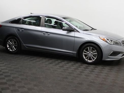 Used 2016 Hyundai Sonata SE image 3