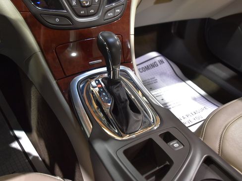 Used 2016 Buick Regal image 32