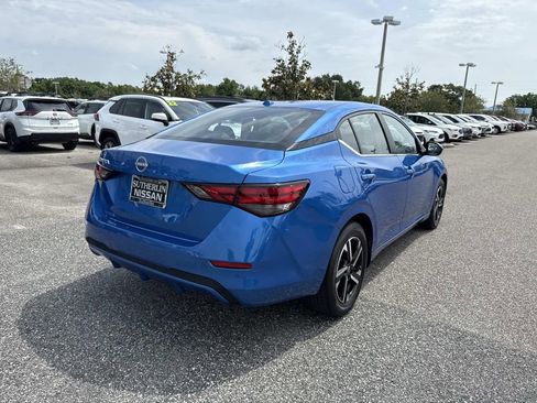 Certified 2025 Nissan Sentra SV FWD image 4