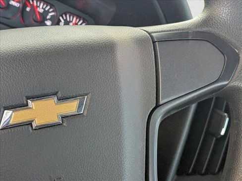 Used 2018 Chevrolet Silverado 1500 Custom w/ Custom Value Package image 15