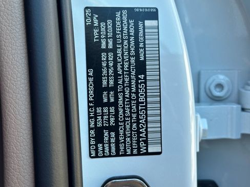 New 2026 Porsche Macan image 35