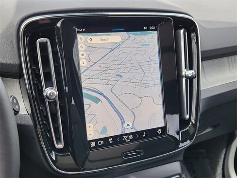 New 2025 Volvo XC40 B5 Core w/ Protection Package Premier image 16