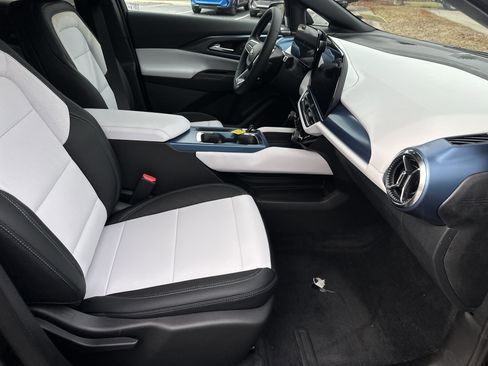 New 2026 Chevrolet Equinox EV LT image 13