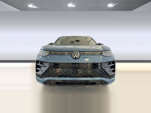 New 2026 Volkswagen Tiguan SE R-Line FWD image 6