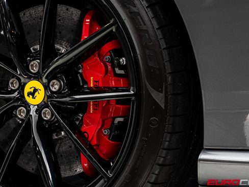 Used 2022 Ferrari 812 GTS RWD image 26