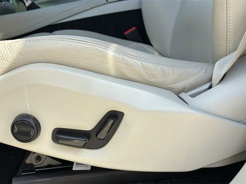 Used 2022 Volvo XC90 T5 Momentum image 13