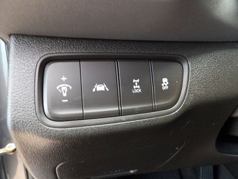 Used 2020 Hyundai Santa Fe SE AWD/4WD image 26