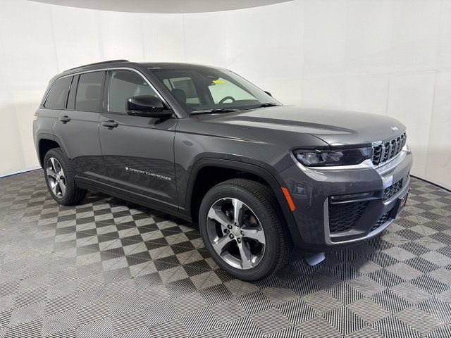 New 2026 Jeep Grand Cherokee Limited w/ Trailer Tow Package AWD/4WD image 1