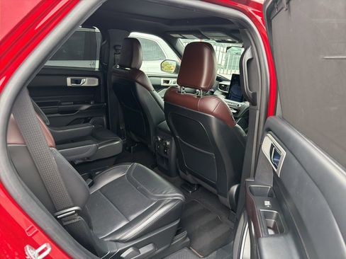 Used 2020 Ford Explorer Platinum w/ Premium Technology Package image 7