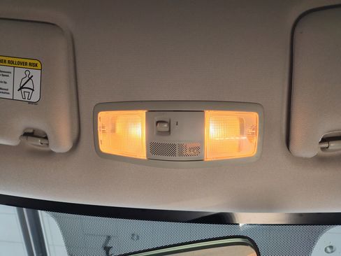 Used 2019 Mitsubishi Outlander ES image 21