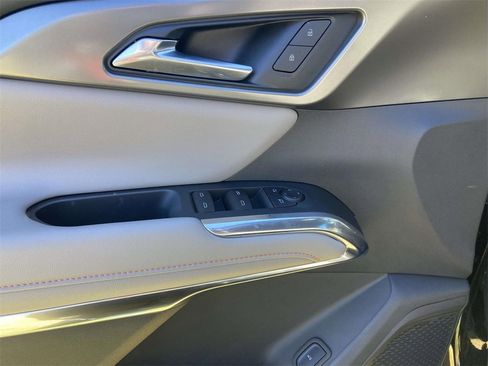 New 2025 Chevrolet Traverse LT w/ LPO, Floor Liner Package image 17