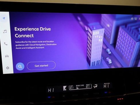 Certified 2025 Toyota Sienna XSE image 23