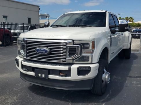 Used 2022 Ford F350 Platinum image 3