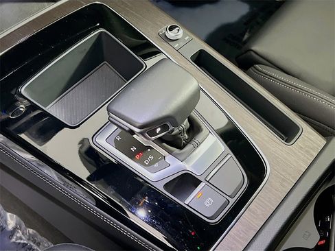 Used 2023 Audi Q5 e Premium Plus w/ Premium Plus Package image 19