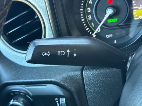 Used 2024 Jeep Wrangler Unlimited AWD/4WD image 38