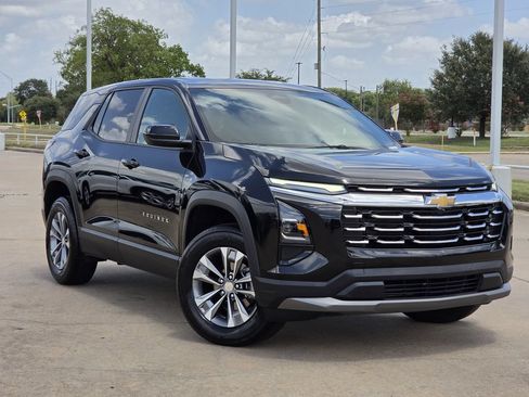 Used 2025 Chevrolet Equinox LT FWD image 2